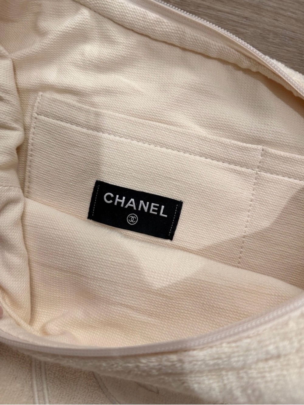 CC Cream Terry Hobo Bag with towel - Picture 4 of 6